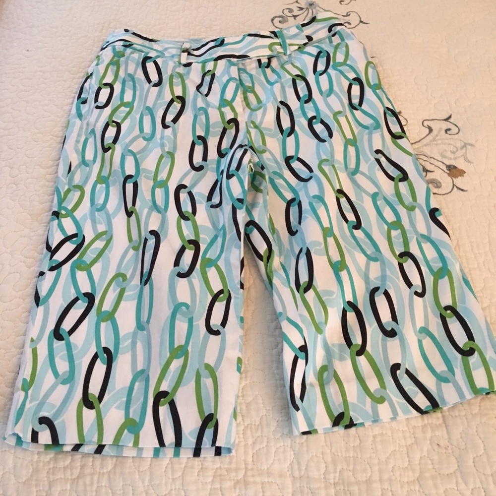 EUC TYLER BOE BERMUDA SHORTS- gorgeous 🎉🎊❤️